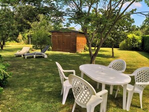 Outdoor dining - La petite corbière ⭐⭐⭐ Between bocage and sea (Jullouville)