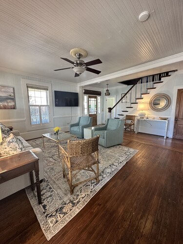 Beautiful Historical house in heart of Morehead City