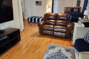 Fernseher, Stereoanlage