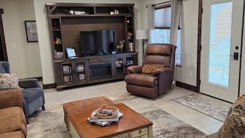 TV, fireplace, DVD player, books