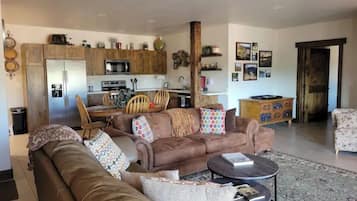 TV, DVD player, books, video library