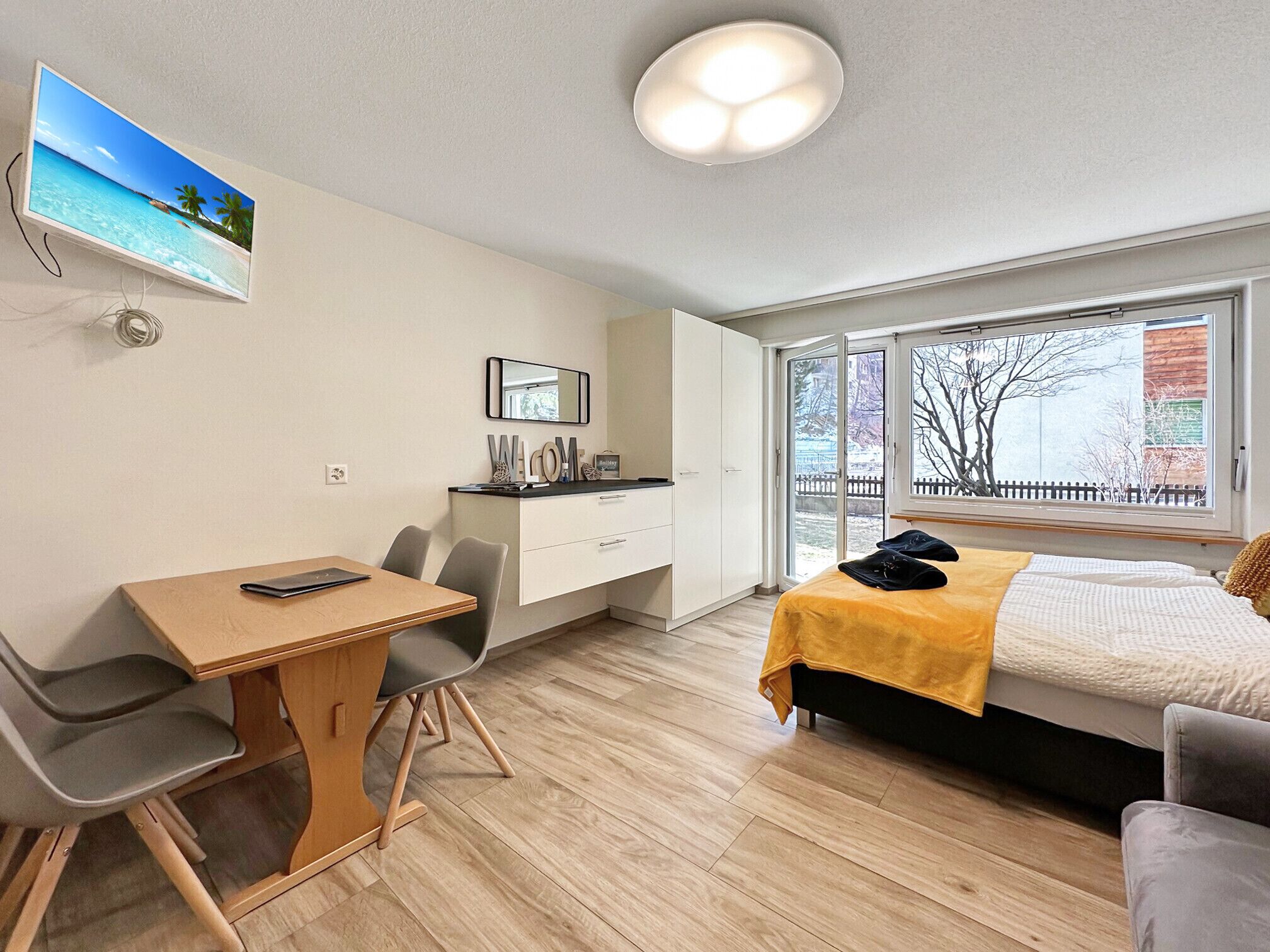Iron/ironing board, WiFi (free), bed sheets