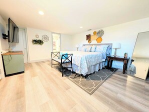 Unclassified image, 4 of 31, button