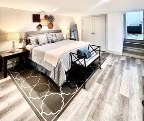 4 bedrooms, desk, iron/ironing board, WiFi