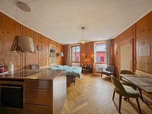 1 chambre, fer et planche à repasser, accès au Wi-Fi (inclus)