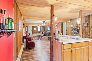 Interior - War Eagle Getaway (Springdale)