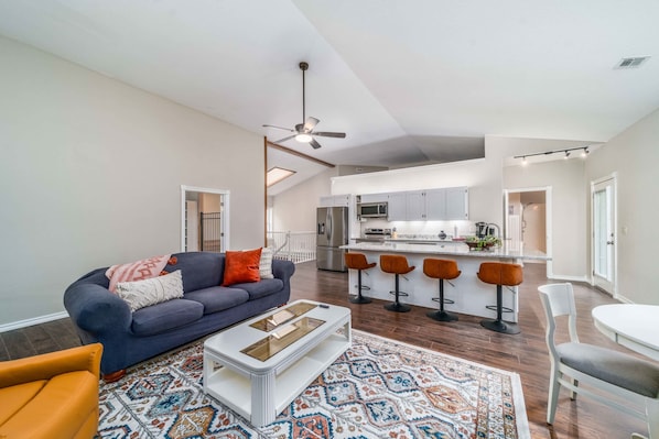 TV, fireplace, offices