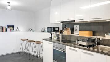 Fridge, microwave, oven, dishwasher