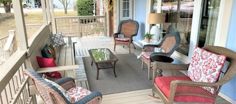 Charming Home with Lake View, Neighborhood Beach