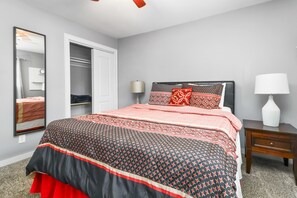 4 habitaciones, escritorio, tabla de planchar con plancha y wifi 