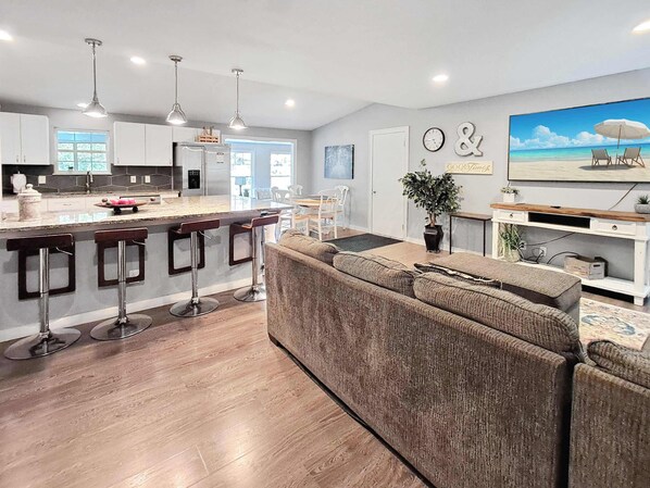 Una televisión, una oficina