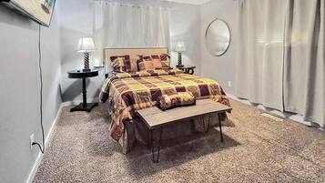 4 bedrooms, desk, iron/ironing board, WiFi