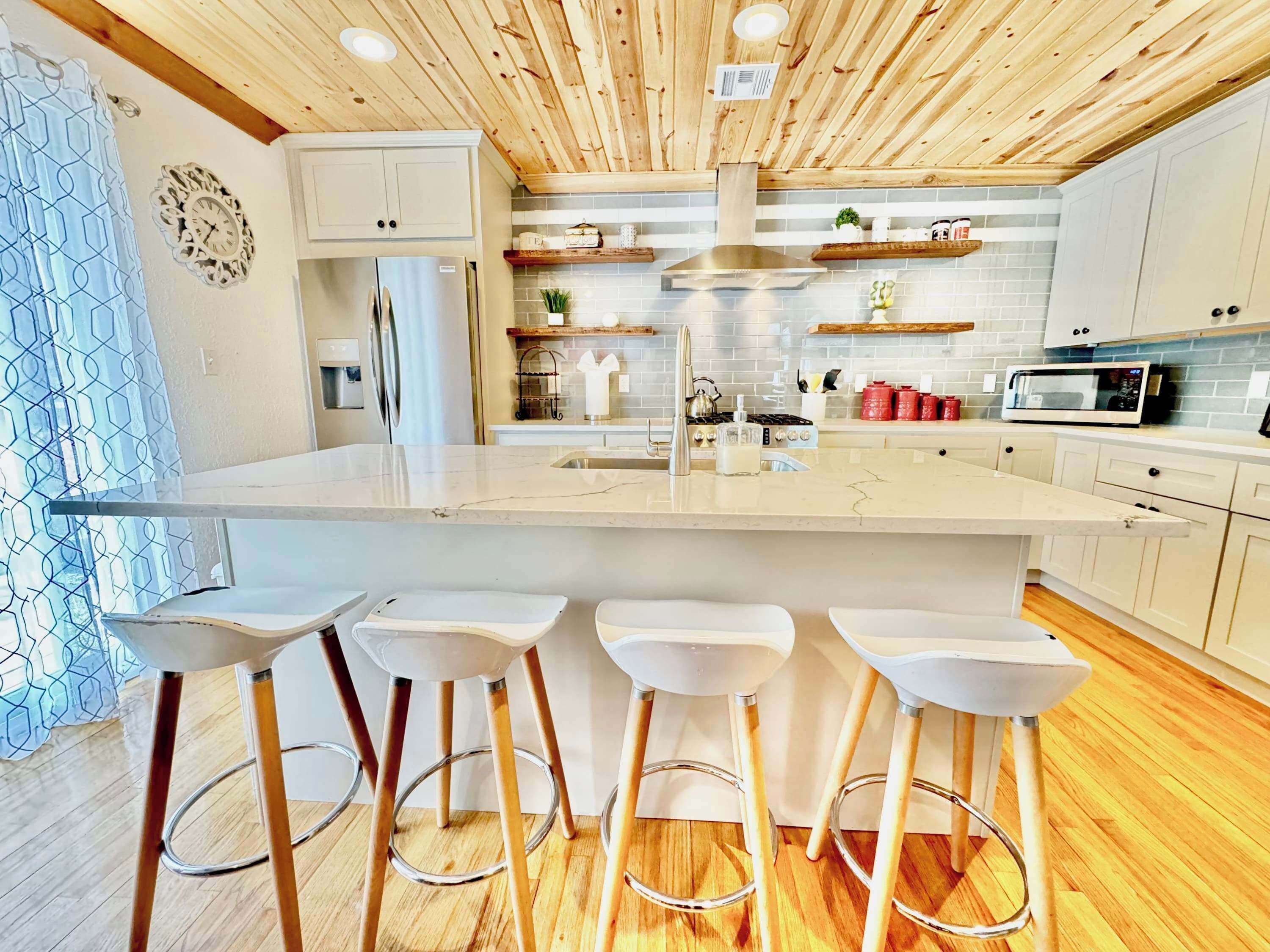 冰箱、微波炉、烤箱、炉灶