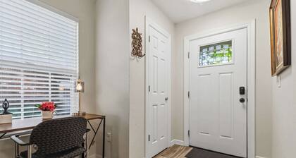Lakeside Getaway - Next to Beaver Lake
