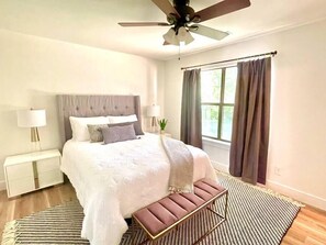 3 makuuhuonetta, työpöytä, silitysrauta/-lauta, Wi-Fi