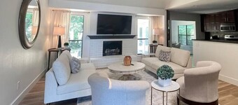 NWA Retreat by Scull Creek. Centrally located