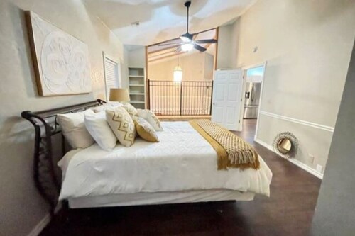 Three Bedroom House at Hamestring Creek