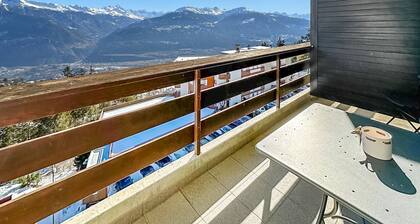Pied-Ă -terre in Crans-Montana, pool and view - Swi