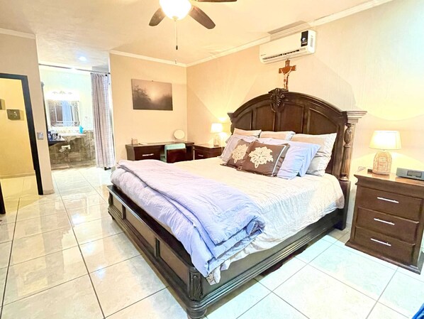 2 Schlafzimmer, Schreibtisch, Bügeleisen/Bügelbrett, WLAN