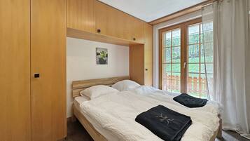 2 quartos, ferros/tábuas de passar roupa, Wi-Fi de cortesia