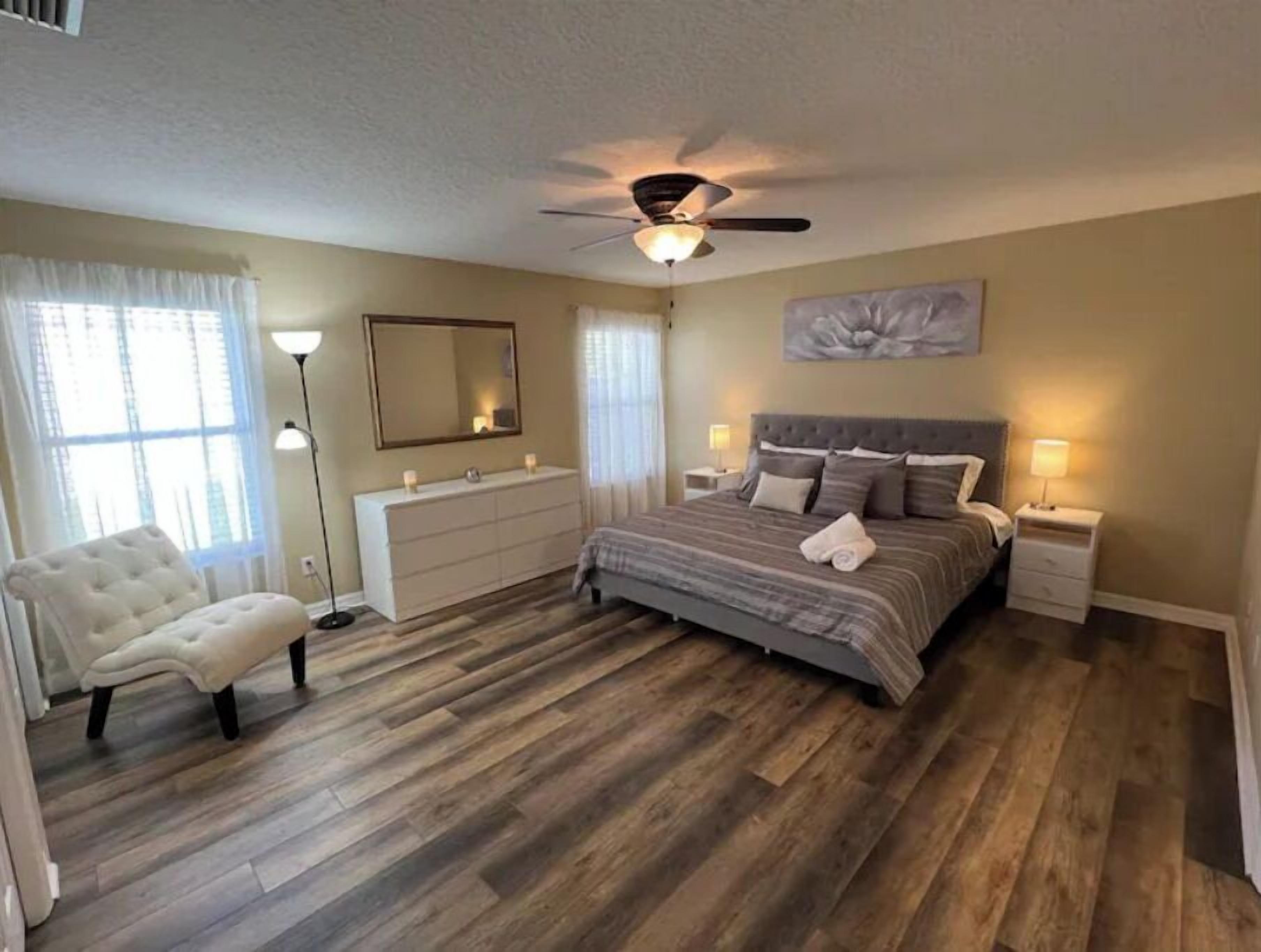 3 chambres, fer et planche à repasser, Wi-Fi gratuit, draps fournis