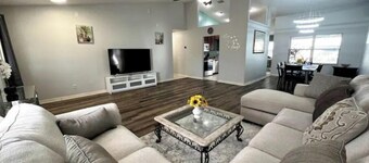 Hidden Gem- stylish 3BR house w/heated pool