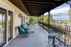 Terrace/patio - The Inn at Cedar Grove (Vicksburg)