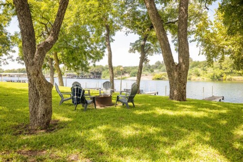 Cabin 8 - Two bedrooms located near the RV park and Condos