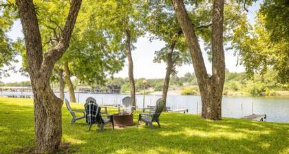 Cabin 8 - Two bedrooms located near the RV park and Condos