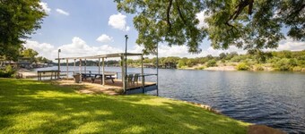Lakehouse 9, Three Bedrooms with Lakeviews