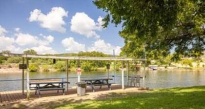Condo B, Beautiful Lake View
