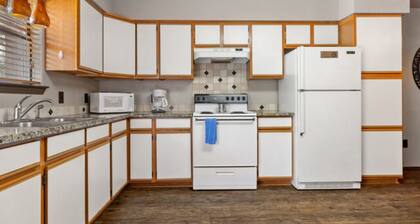 Condo D - Two Bedroom Condo