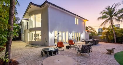 5000Sf Luxe Mansion/Heated pool/Gameroom