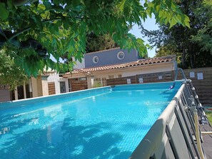 Outdoor pool - The house around the fig tree (Aramon)