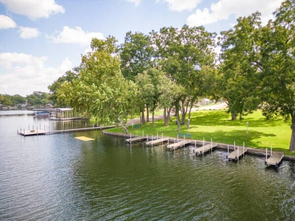 Marina - RV Site - Pull Through 32 (Burnet)