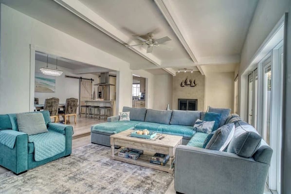 Smart TV, fireplace, offices