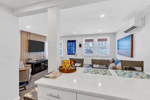 2BR 1BA Steps to the Sand I