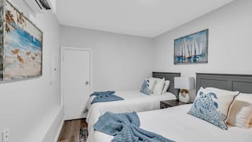 2 habitaciones, tabla de planchar con plancha, wifi y ropa de cama