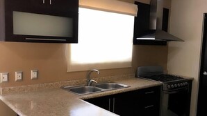家庭獨棟房屋 | 私人廚房 | 鍋具/餐盤/廚房用品