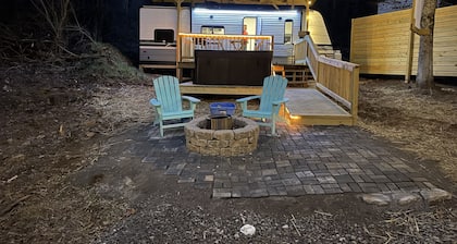 Luxe Mountain Camping with Theater, Hot Tub, Fire Pit & Hiking Trails