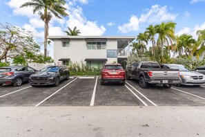 Front of property - The Jasmine Apartments by Lowkl (Fort Lauderdale)