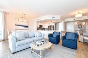 Smart TV - Beautiful 8th Floor Beach Views at Destin's Silver Shells! (Destin)