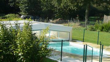 Piscine couverte, piscine extérieure