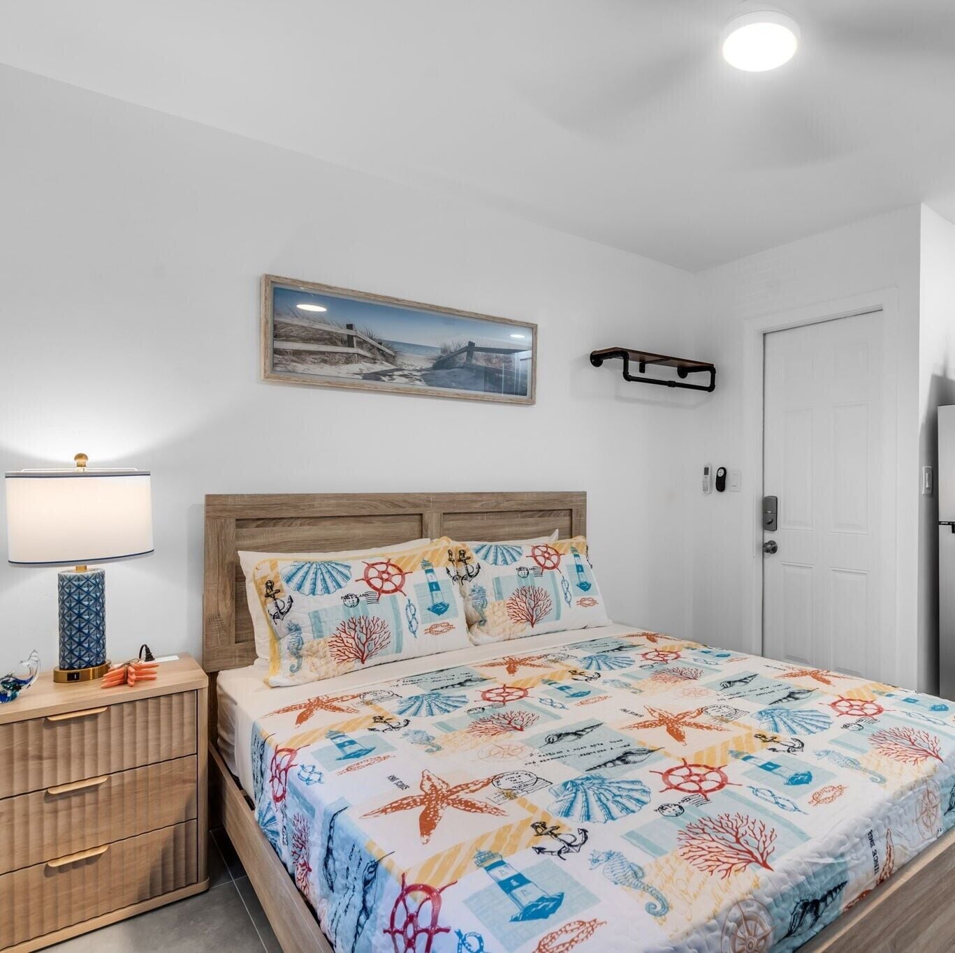 標準開放式客房, 1 張標準雙人床, 廚房 | 特厚豪華床墊、手提電腦工作空間、熨斗/熨衫板、免費 Wi-Fi