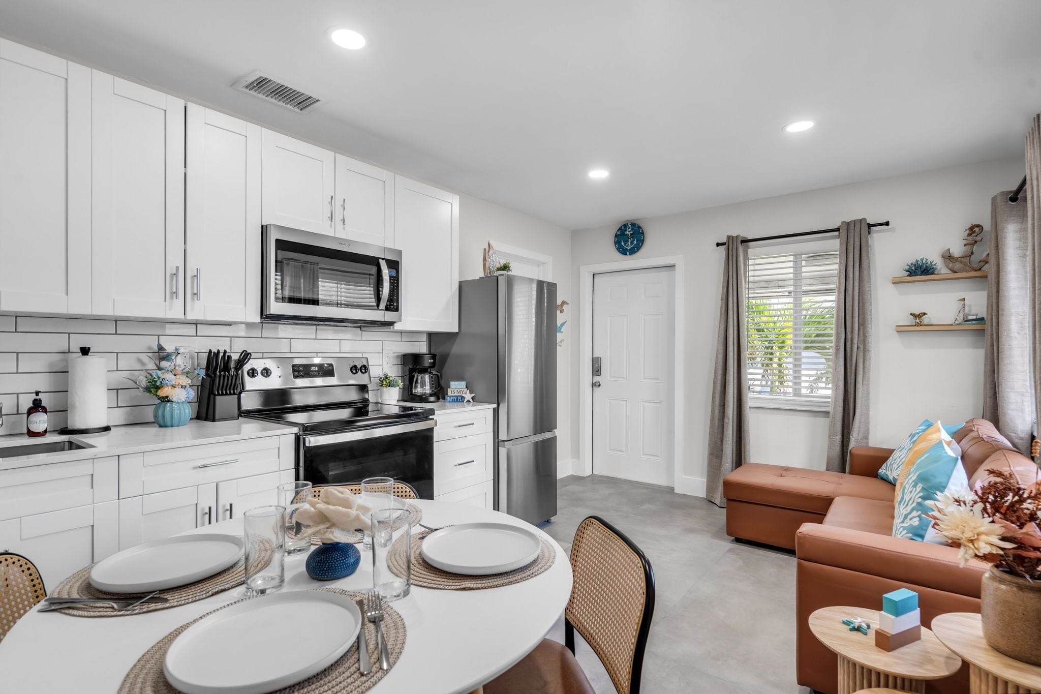 特級公寓 | 客廳 | 42 吋智能電視連數碼電視頻道、電視、Netflix