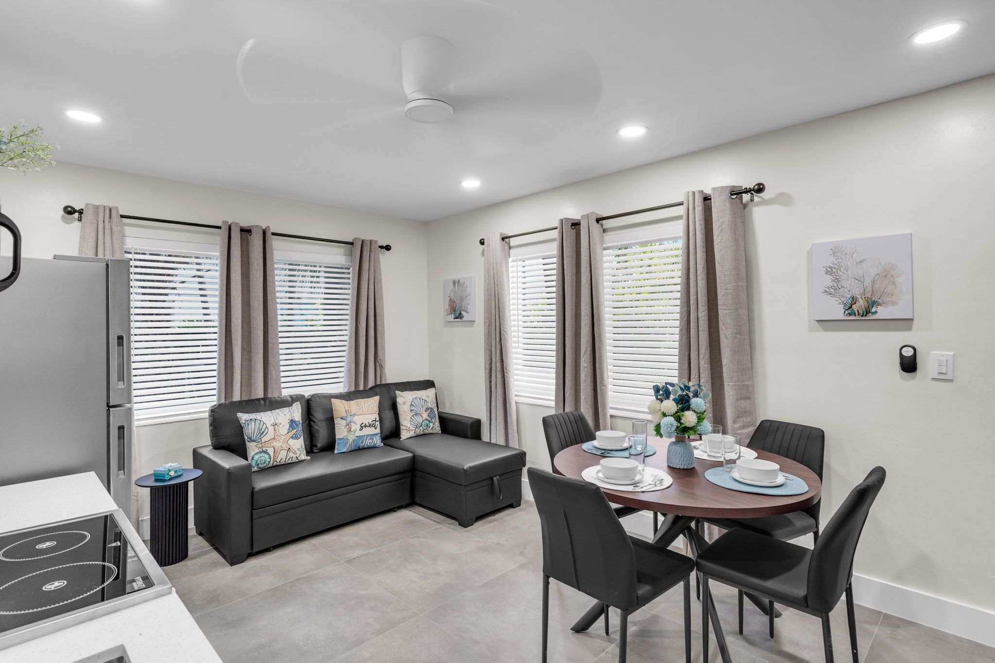 Superior 1-Bedroom Queen w/ Patio & Kitchen | In-room dining