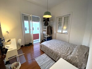 6 bedrooms, desk, WiFi - A Friendly Space in the City Center of Porto (Porto)