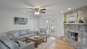 Unclassified image, 2 of 55, button - Heated Pool Southern Mermaid Cottage Pet Friendly (Port St. Joe)