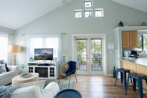 Smart TV, fireplace, DVD player