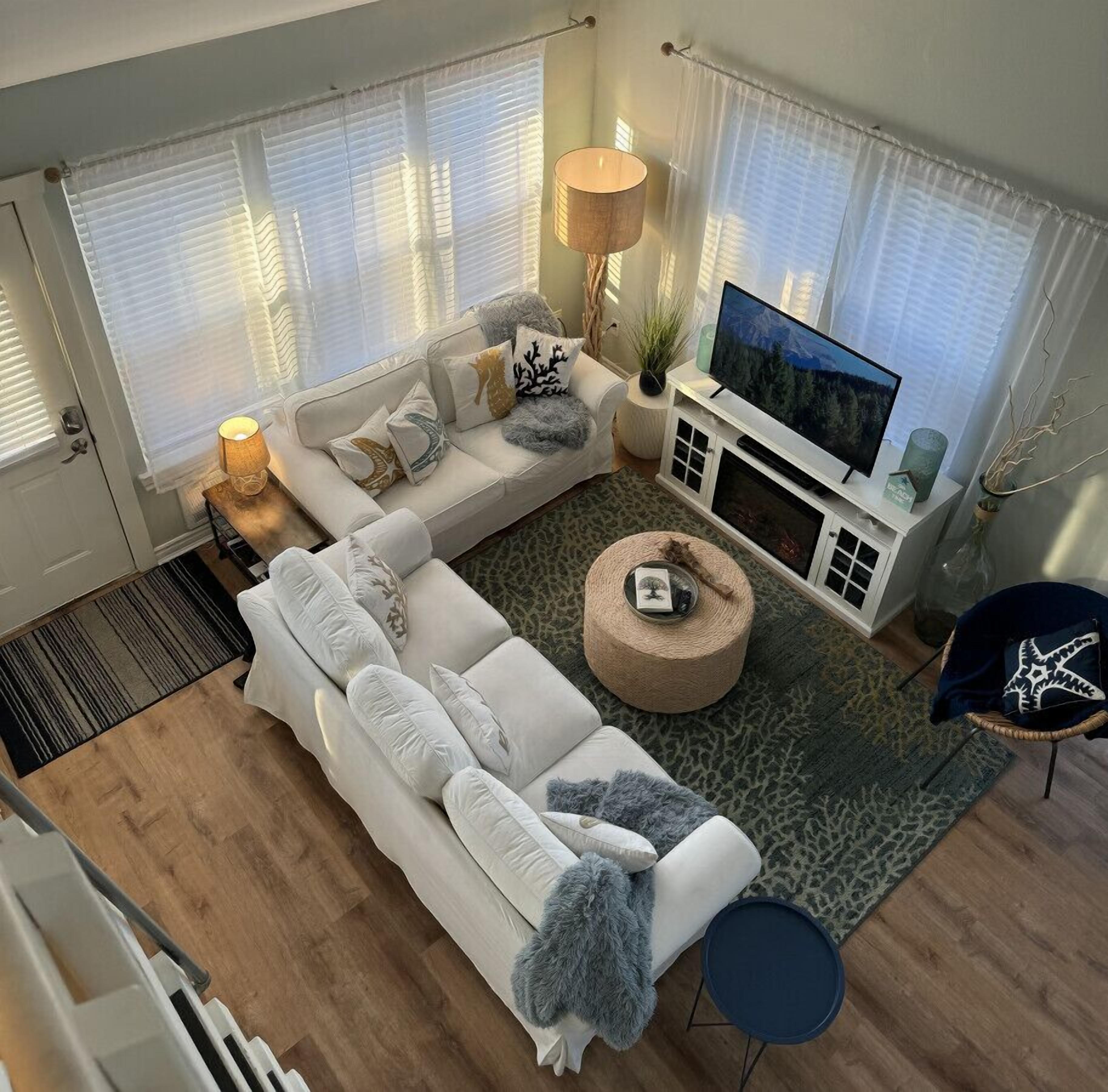 Smart TV, fireplace, DVD player